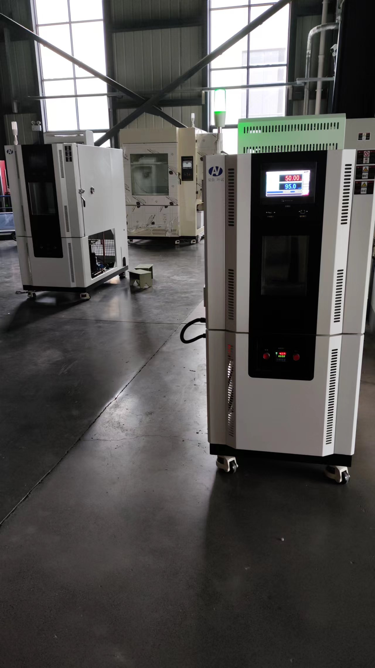 全新可程式恒溫恒濕試驗(yàn)箱